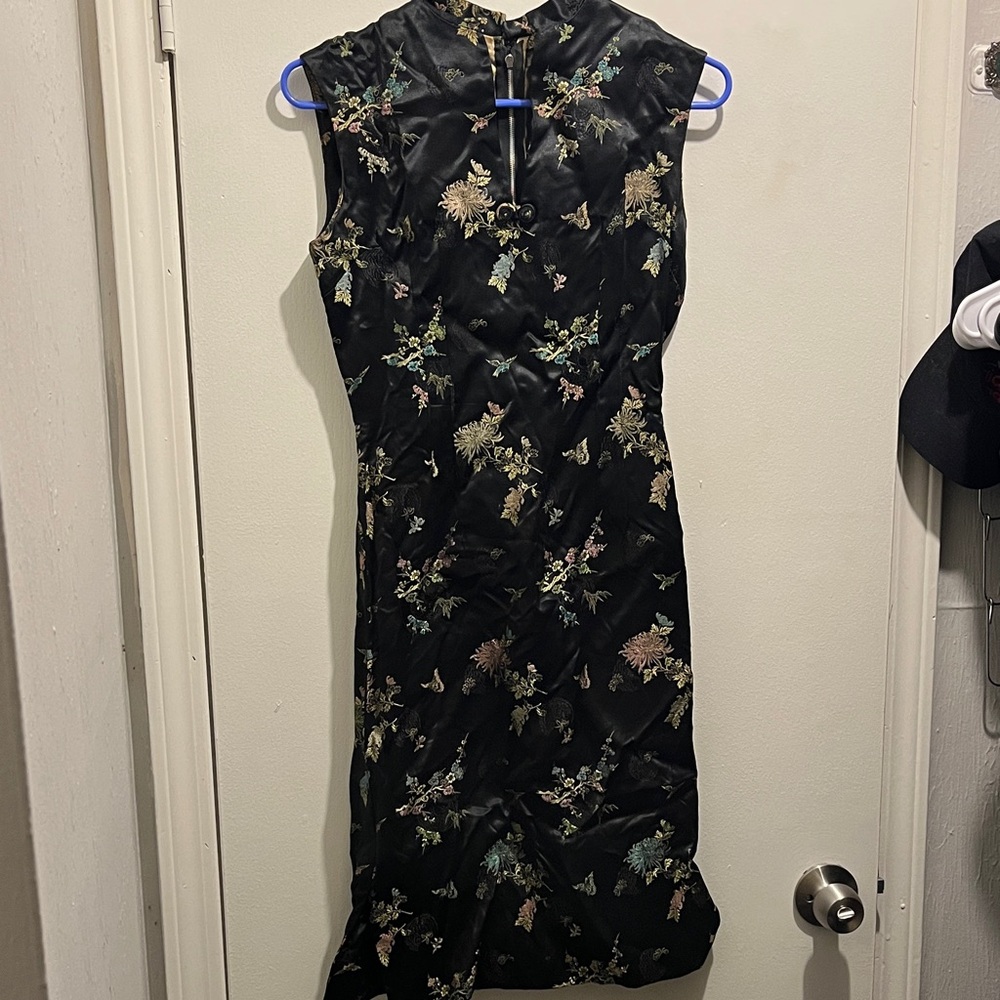 Chic Black Floral Midi Dress